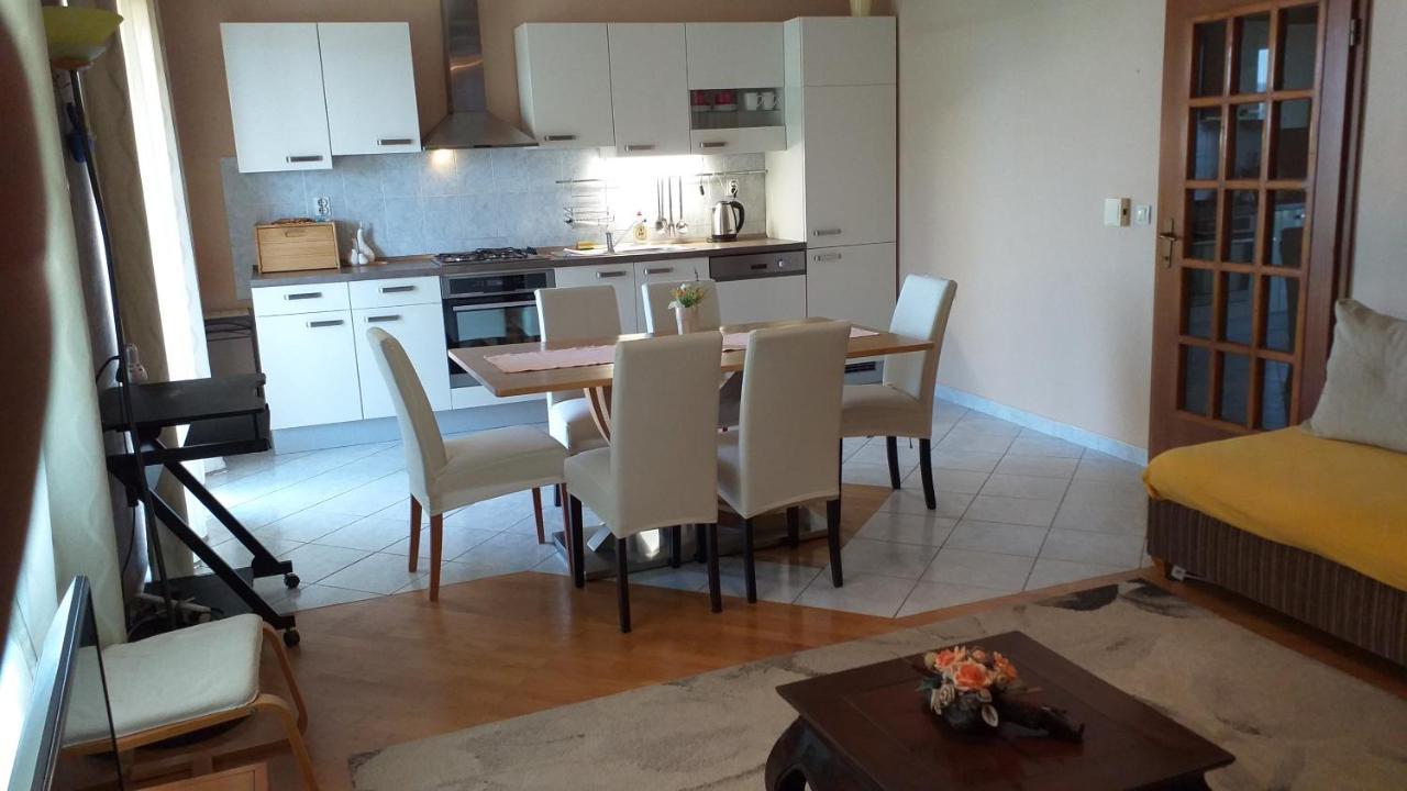 Summerhouse Duce Omis Luaran gambar